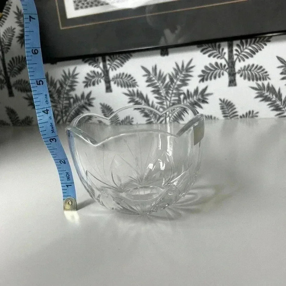 Vintage Mikasa Lead Glass Candy Dish ~ Bowl w/ Etched Leaves & Scalloped Edge - Picture 5 of 6